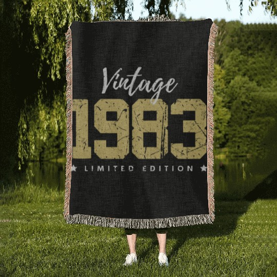 40 Years Vintage 1983 Retro 40th Birthday Woven Blankets