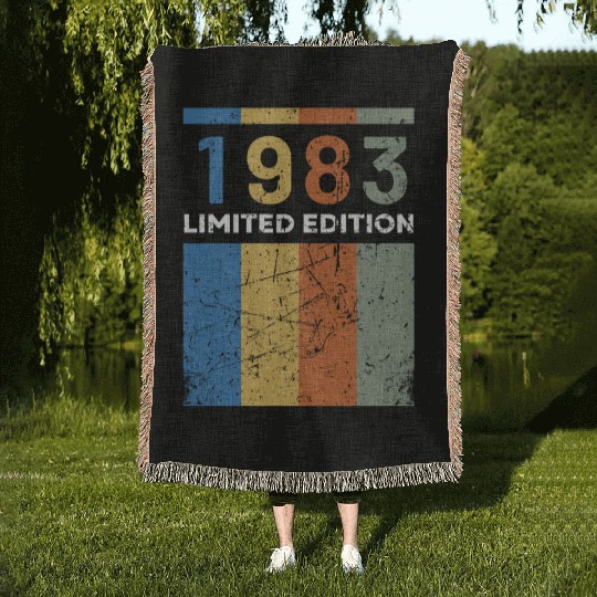 40 Years Vintage 1983 Retro 40th Birthday Woven Blankets