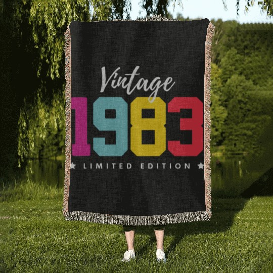 40 Years Vintage 1983 Retro 40th Birthday Woven Blankets