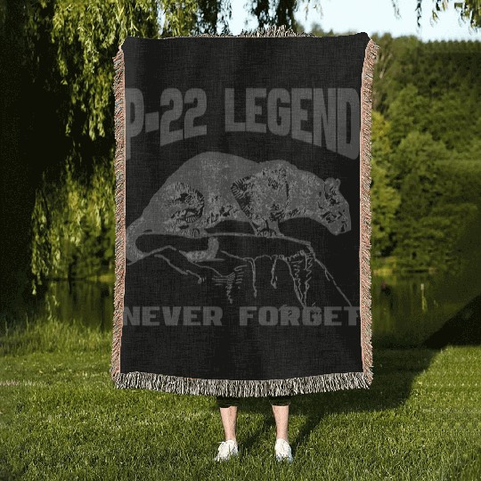P22 MOUNTAIN LION SILVER LAKE NEVER FORGET Woven Blankets