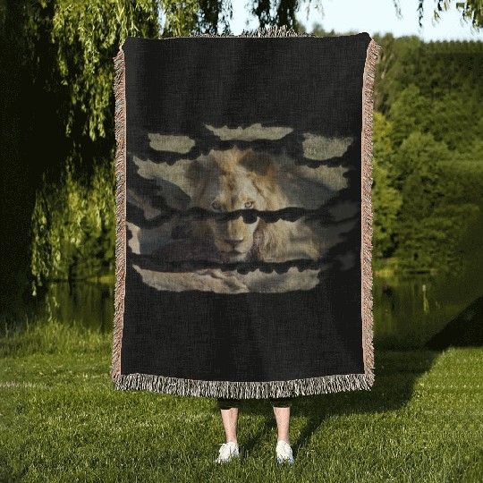 Ripped Wildlife Lion Stare Woven Blankets