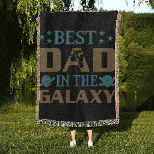 Best dad in the galaxy Woven Blankets