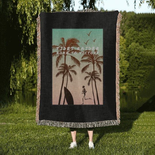 Tides raider, born to victory Woven Blankets