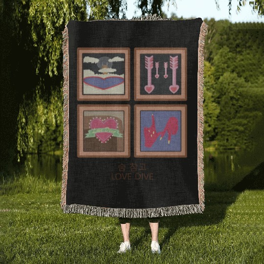 Narcissistic My God I Love It Woven Blankets