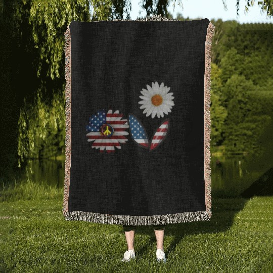 Love daisy solid Woven Blankets