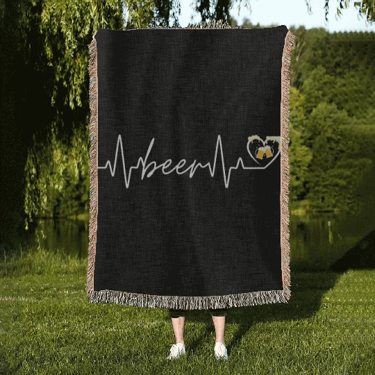 Beer love heart beat rate Woven Blankets