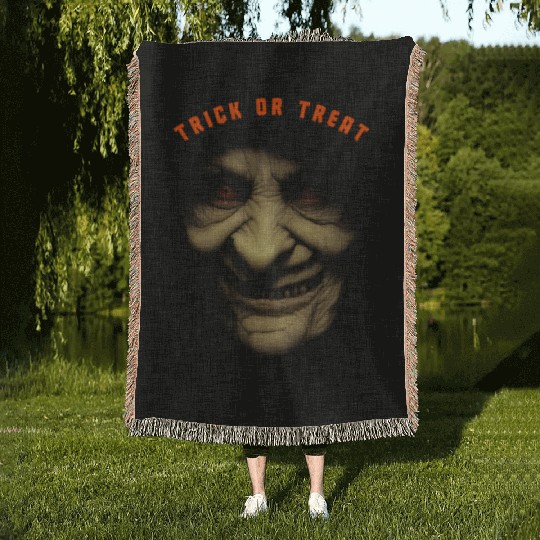 Trick Or Treat - Scary Halloween Old Witch Face Woven Blankets