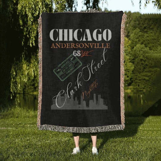 Chicago andersonville clarkstreet Woven Blankets