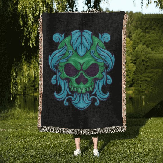 Green skull Woven Blankets