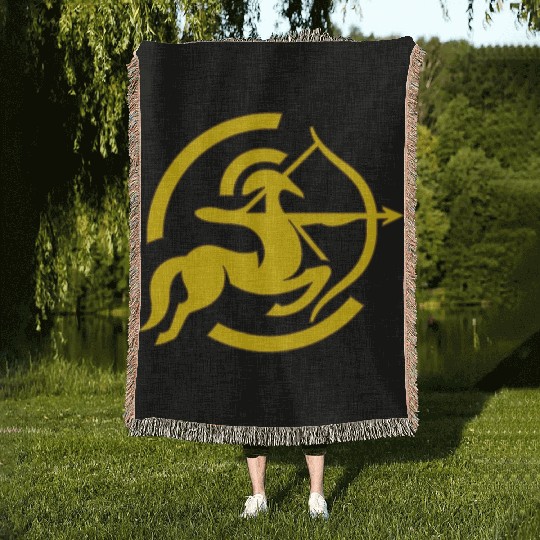 Zodiac Sagittarius Arc Icon Minimalistic Gold Woven Blankets