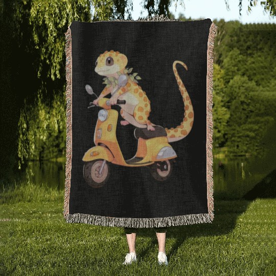 Leopard Gecko on Scooter Funny Lizard Biker Moped Woven Blankets