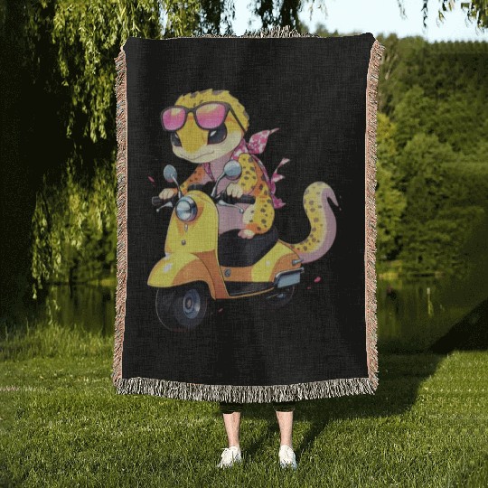 Leopard Gecko on Scooter Funny Lizard Biker Moped Woven Blankets
