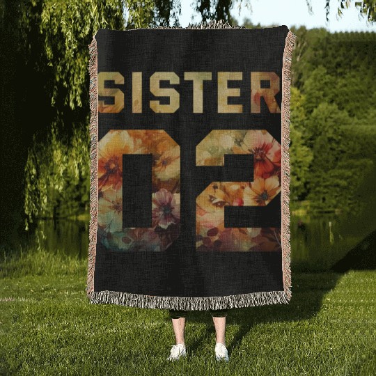COUPLE FLOWER SISTER 02 Woven Blankets