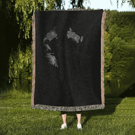 Howling wolf silhouette Woven Blankets