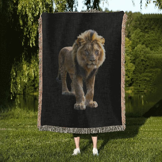 The wild lion, king of the jungle Woven Blankets