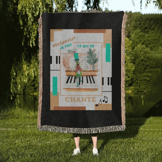 Prodigious cicada Woven Blankets