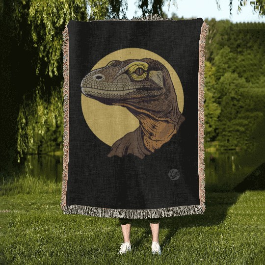 Realistic Komodo Dragon Portrait Woven Blankets