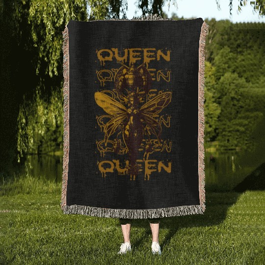 Queen Bee Warrior – Dark Fantasy Insect Art Woven Blankets