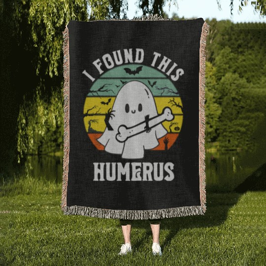 Funny Ghost Pun I Found This Humerus Halloween Woven Blankets