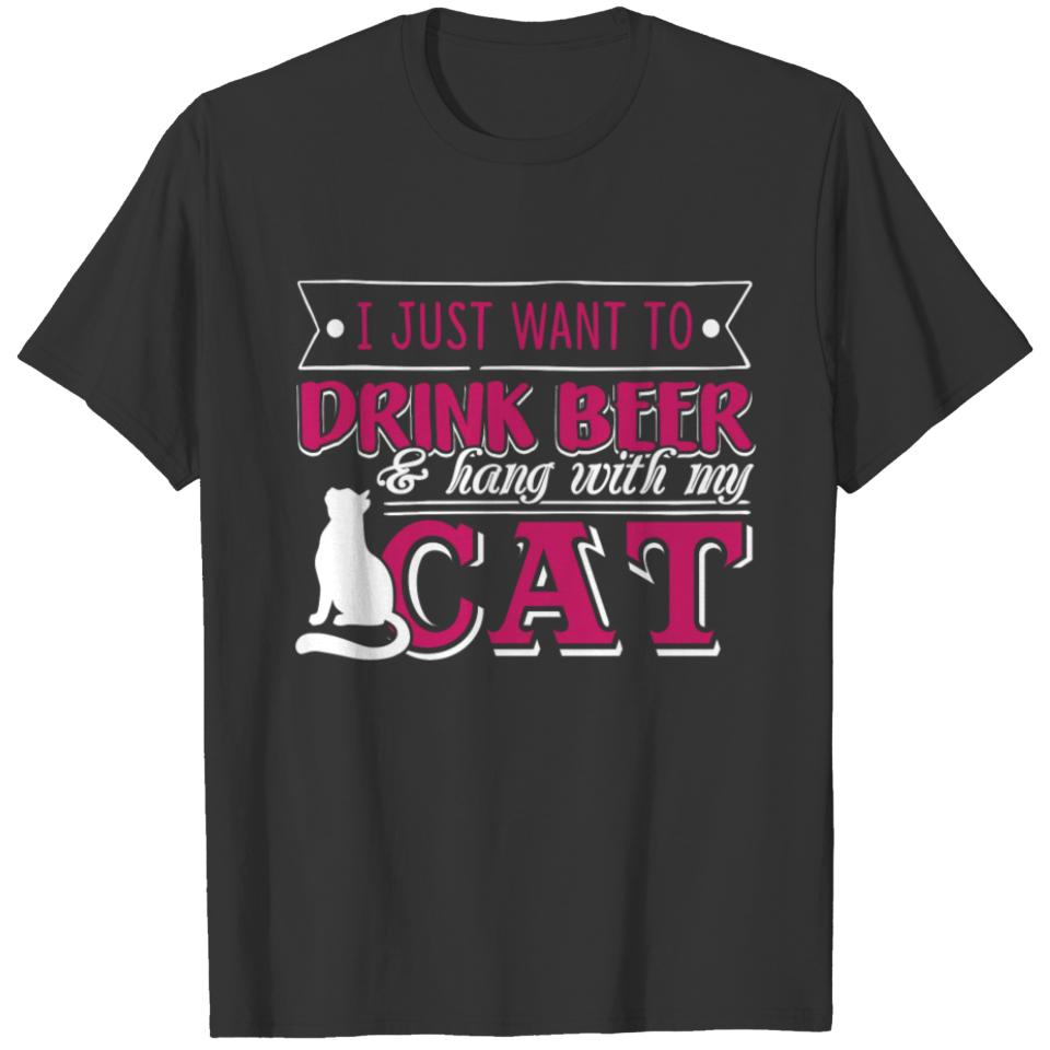 Lover Drink Beer And Hang With My Cat Shirt T-shirt