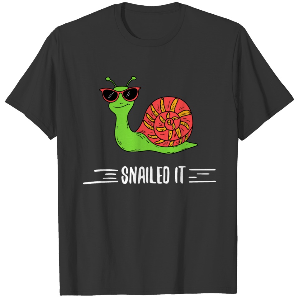 Snailed it Funny Cute Cartoon Snail Pun Design T-shirt