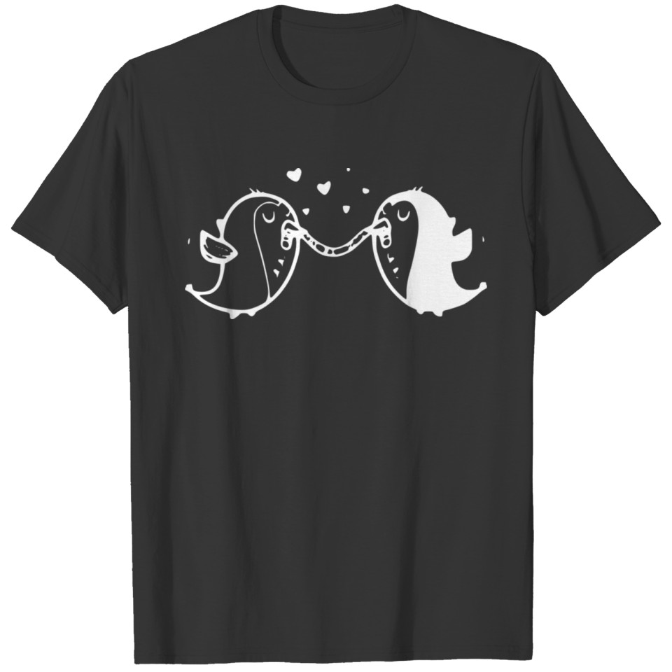birds in love that share worm T-shirt