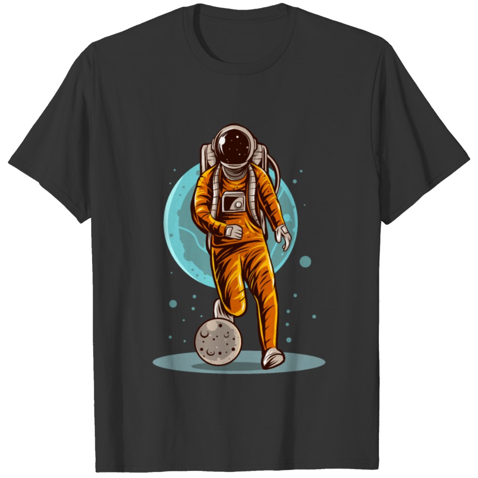 astronaut dribbling planet football soccer T-shirt