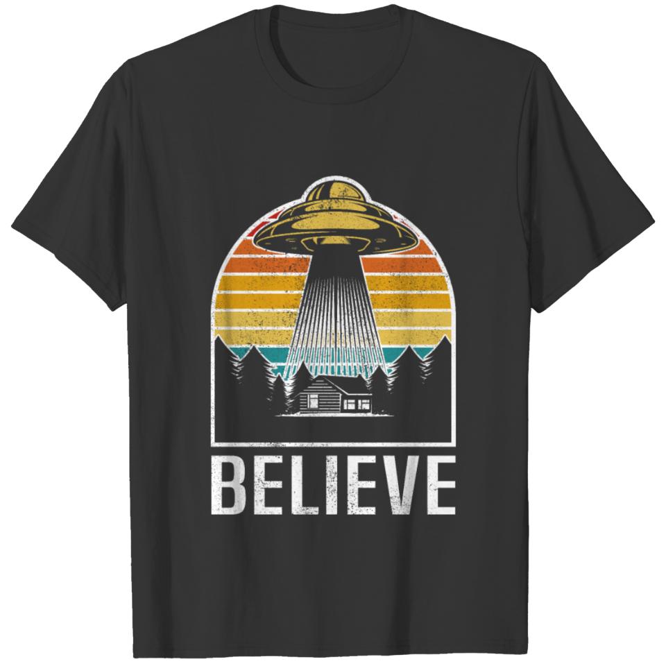 Believe UFO Retro Classic Unidentified Flying T-shirt