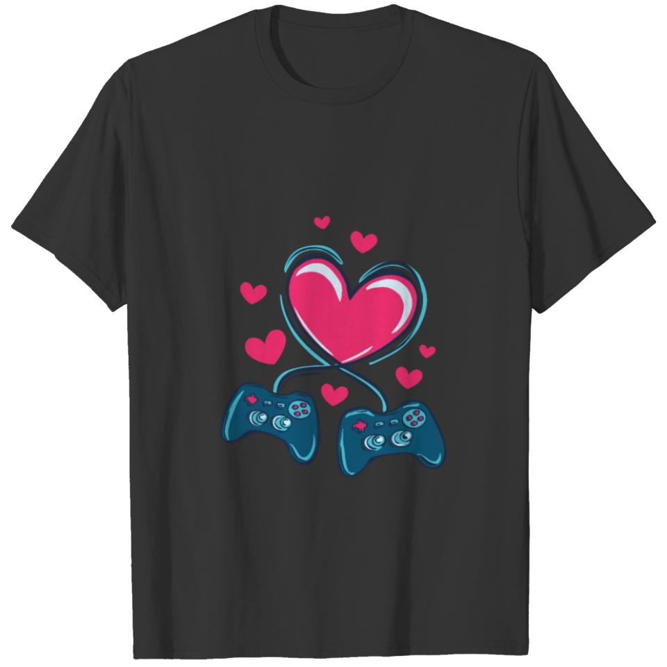 Gaming Love controller forming a heart T-shirt