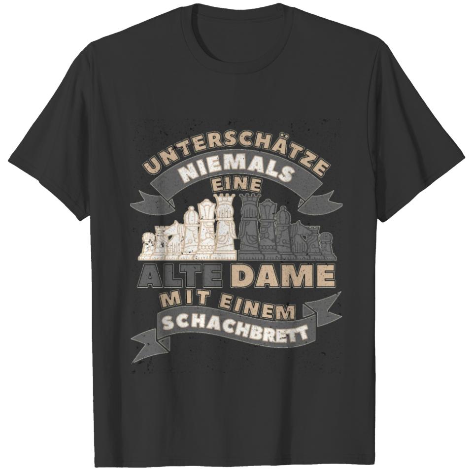 Do Not Underestimate An Old Lady In Chess T-shirt