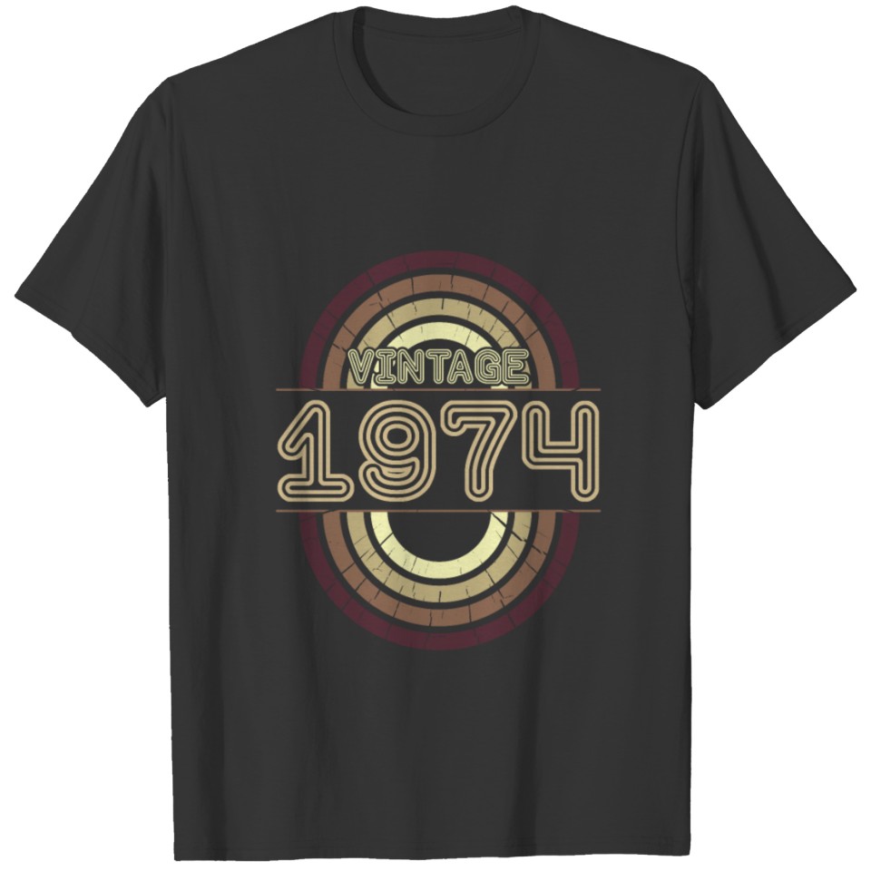 47 years old 1974 birthday gift idea T-shirt