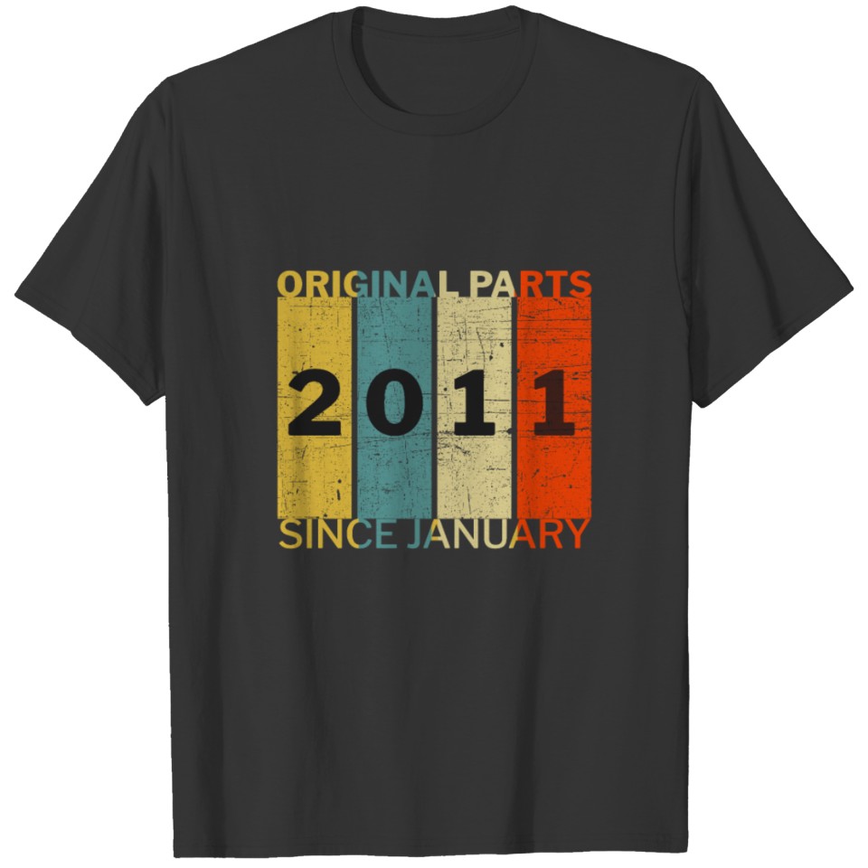 Born In January 2011 Funny Birthday Retro Quote T-shirt