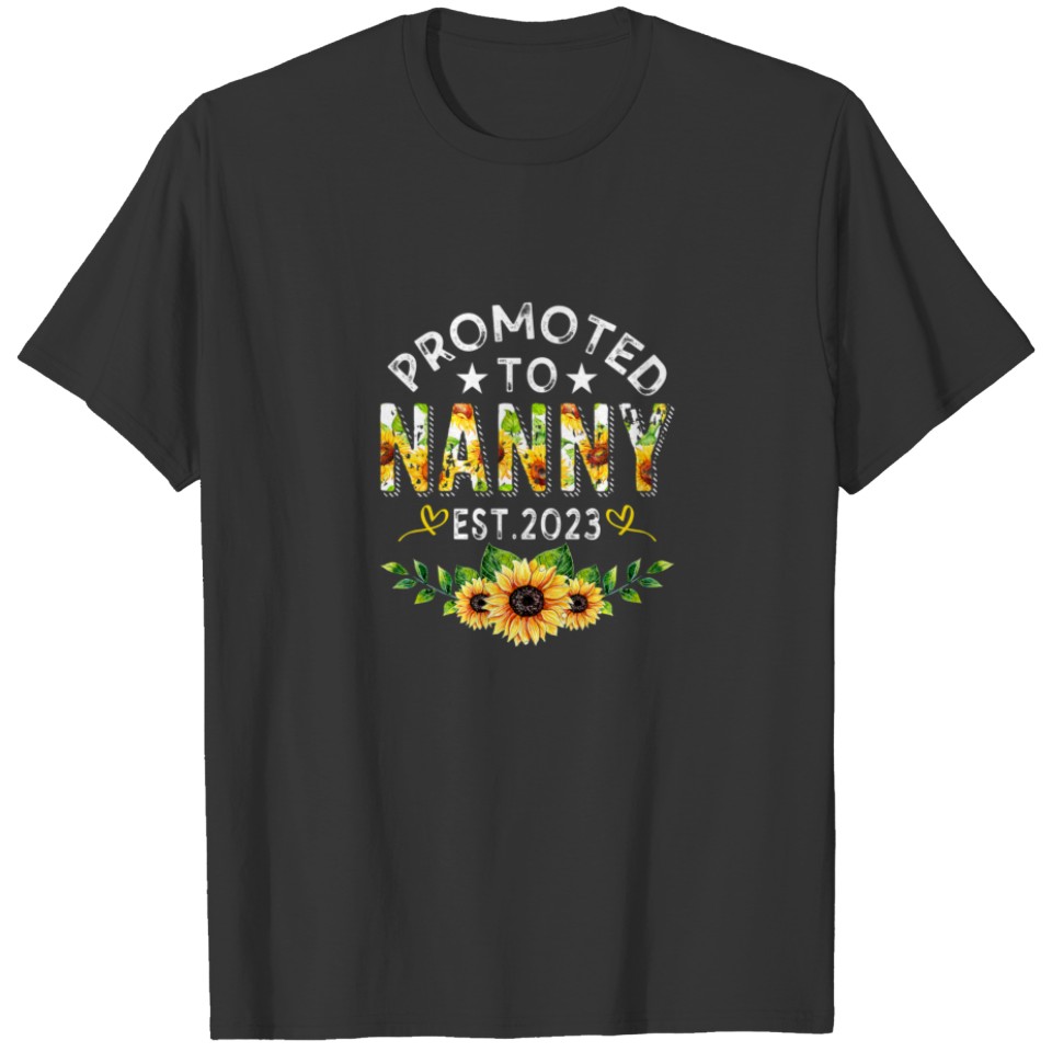 Womens Promoted To Nanny Est 2023 Pregnancy New Mo T-shirt