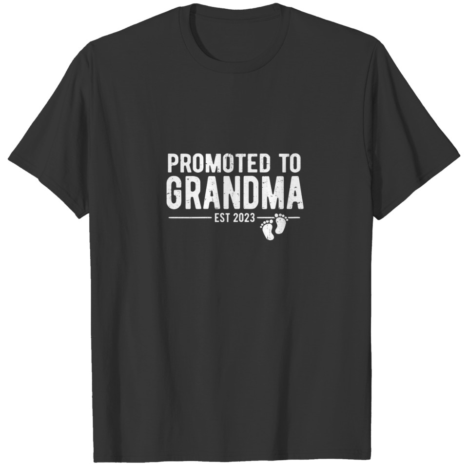 Womens Promoted To Grandma 2023, Soon To Be Grandm T-shirt