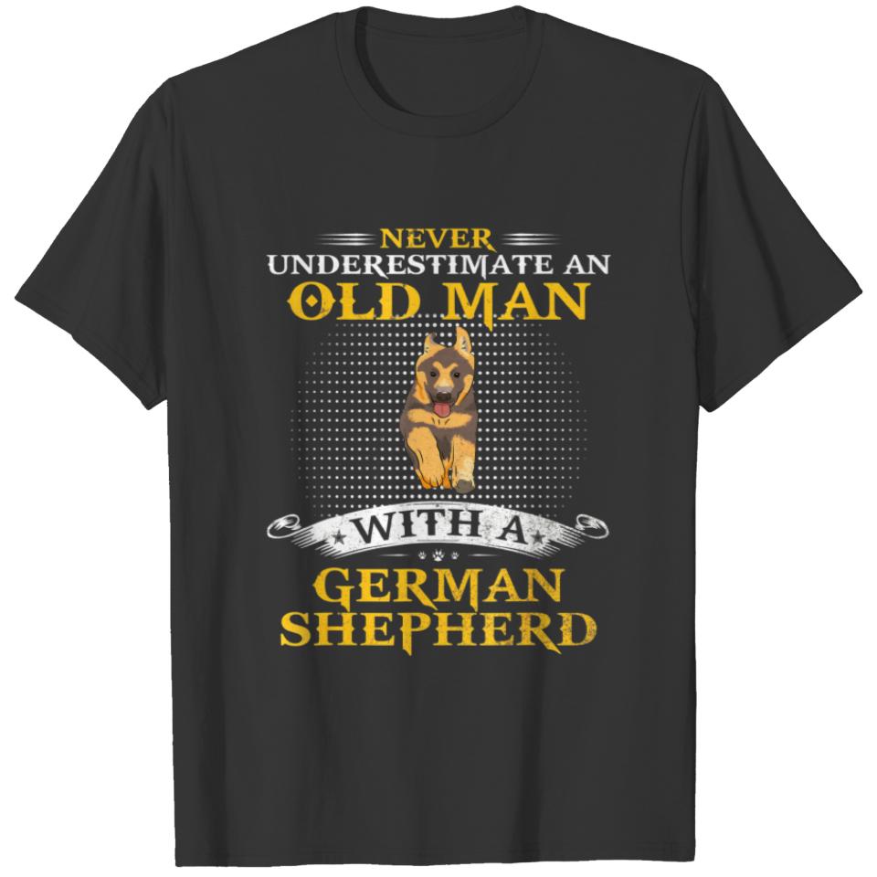 Mens Never Underestimate An Old Man With A German T-shirt