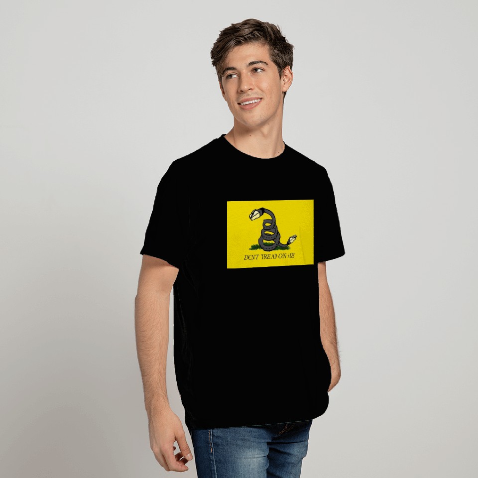 Don't tread on me! T Shirts