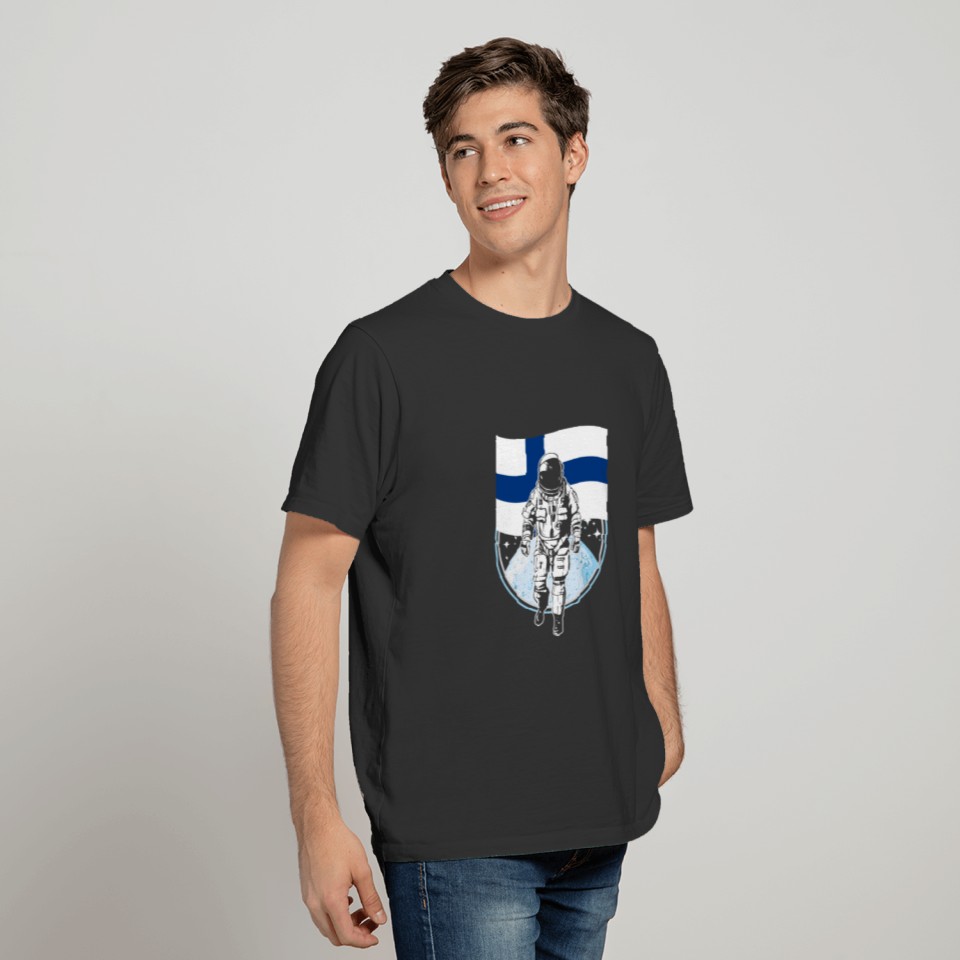 Astronaut moon Finland flag gift idea space T-shirt