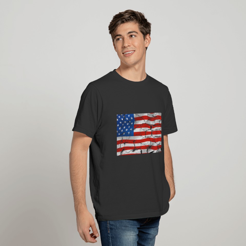 Patriotic American Flag Cracked Worn Paint T-shirt