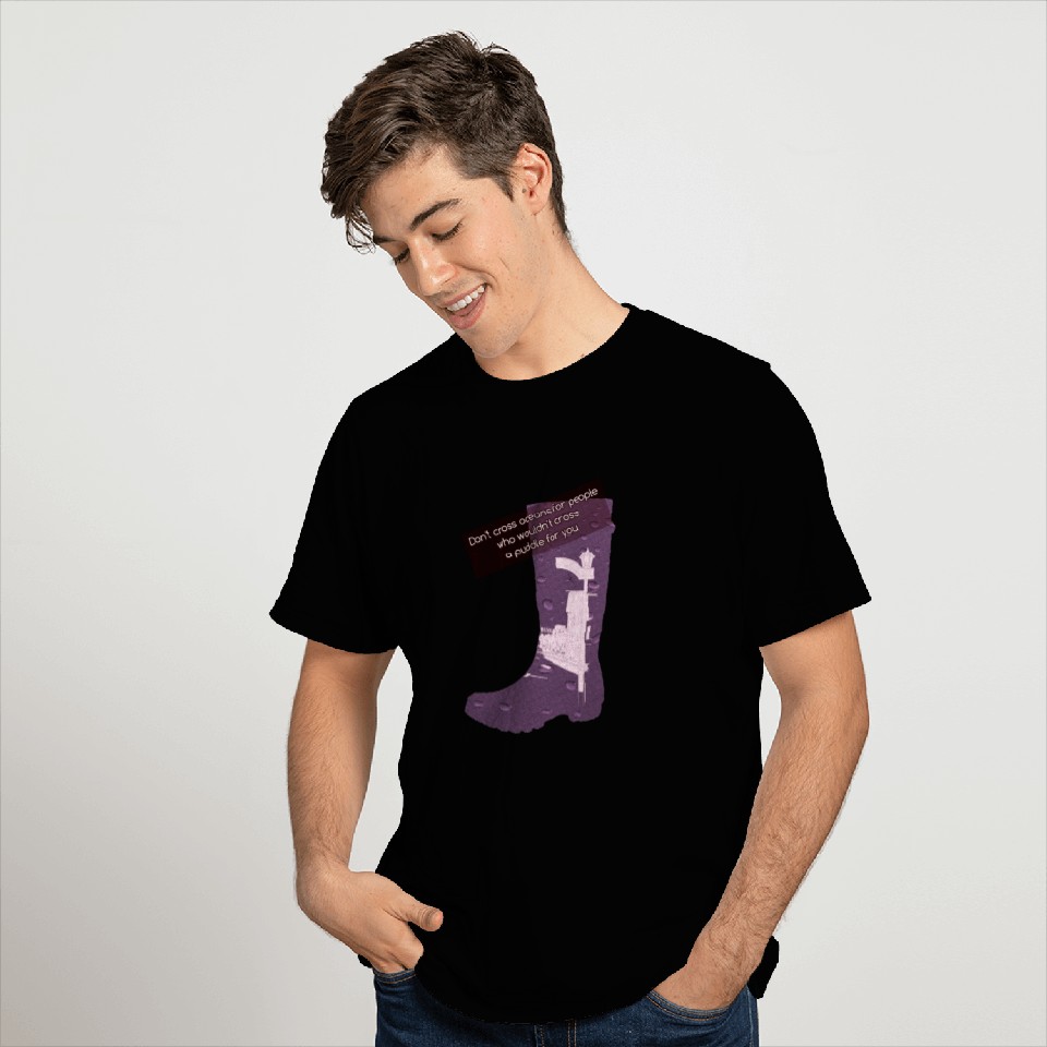 Gummy Boot lilac T Shirts