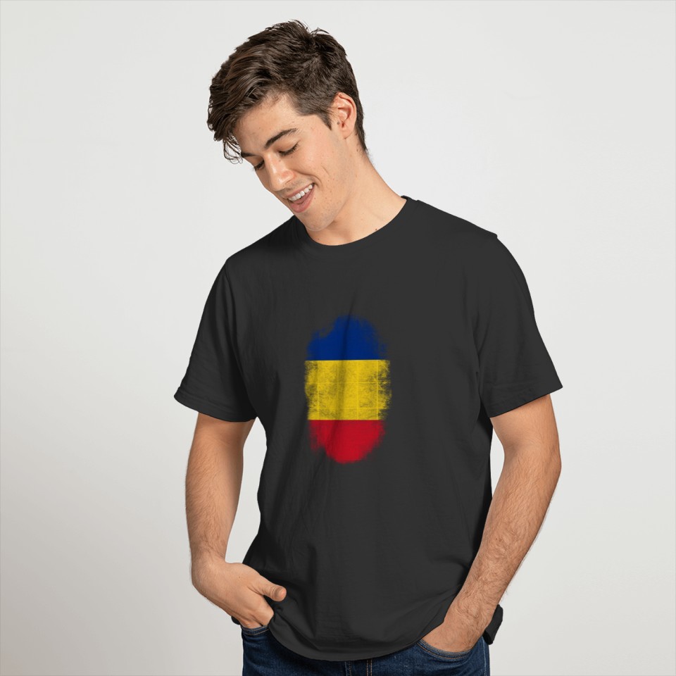 Romania Flag Souvenir - Distressed Romanian Design T-shirt