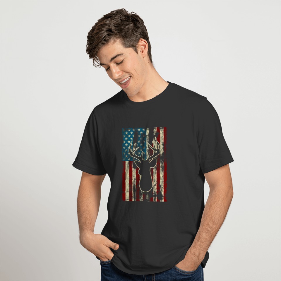 Distressed Patriot Deer Hunting American USA Flag T-shirt