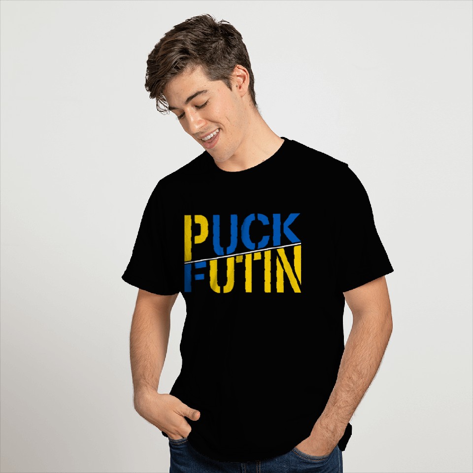 Puck putin T Shirts